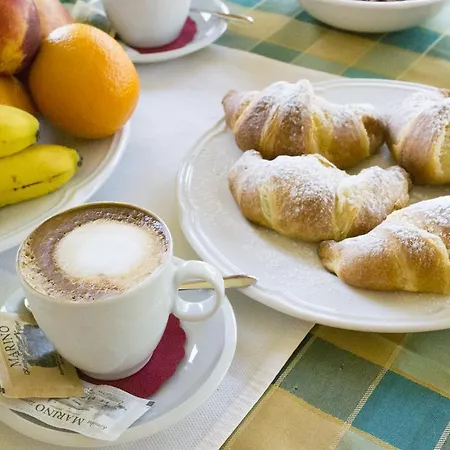 Bed & Breakfast Marino 3*